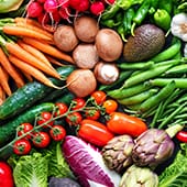 食物繊維・ビタミンなどを摂る